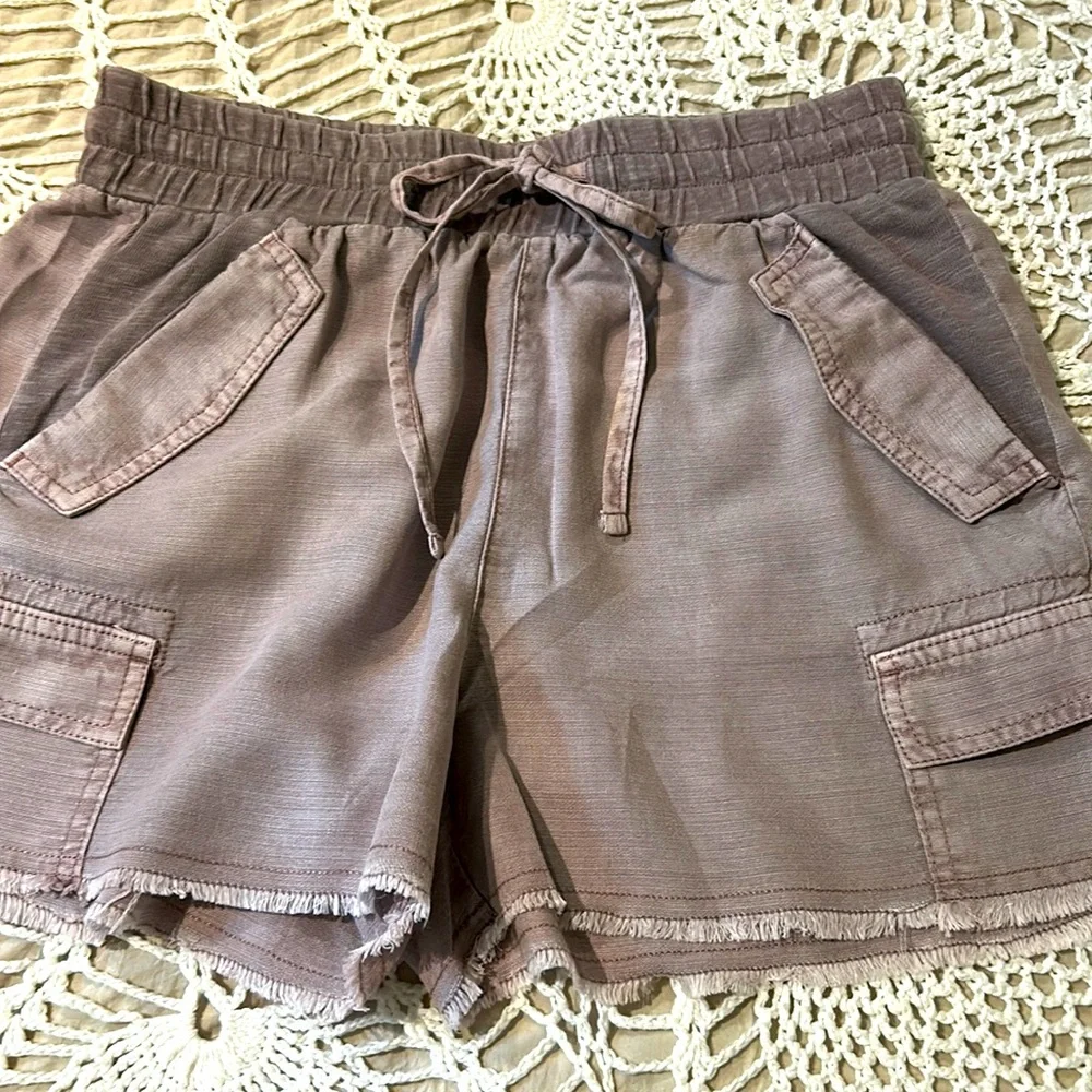 Splendid shorts with pockets and drawstring Size small. - Picture 1 of 4